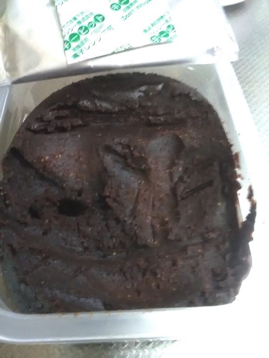 ペースト状の赤だし味噌